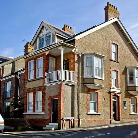 Hobart House New Quay